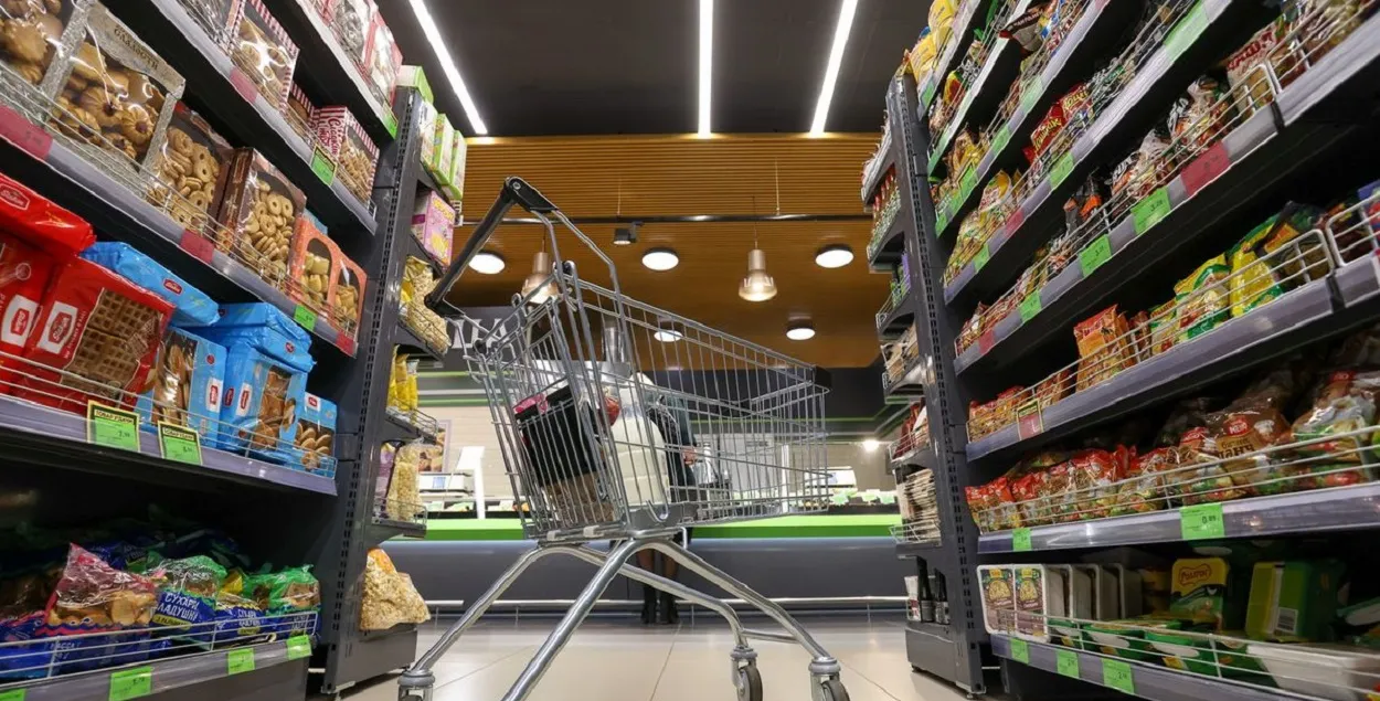 У крамах з'явяцца&nbsp;"элементы рэтра і вайсковага стыляў"
