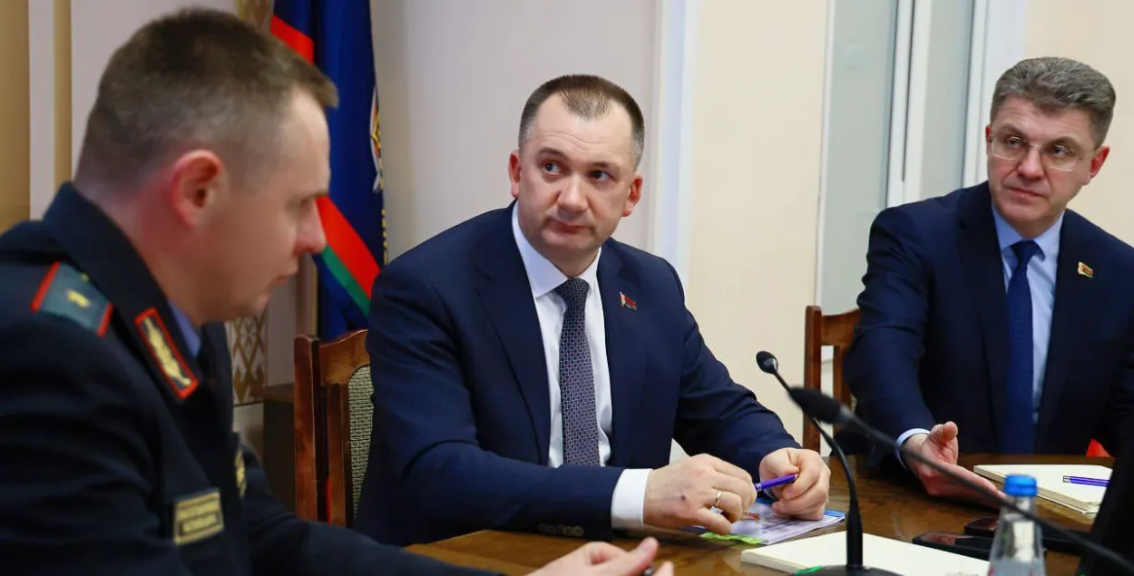 На совещании в ГУВД были министр внутренних дел и председатель Мингорисполкома
