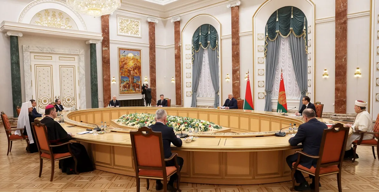 Александр Лукашенко принимает представителей религиозных конфессий

