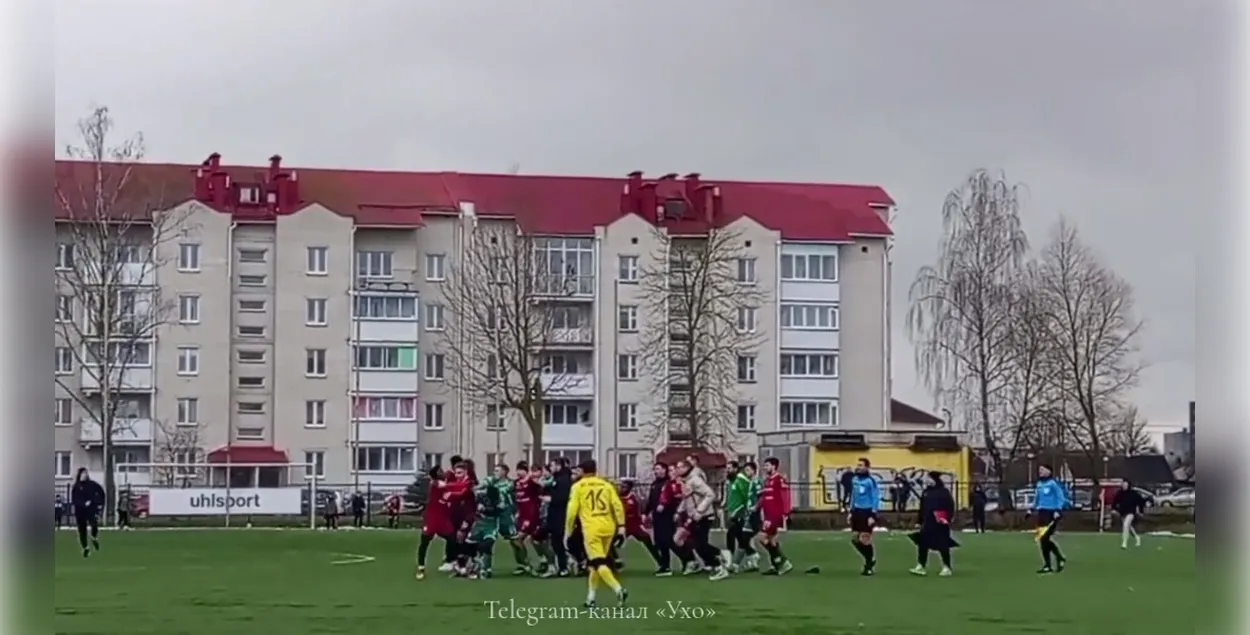 Драка футболистов "Сморгони" и "Молодечно"