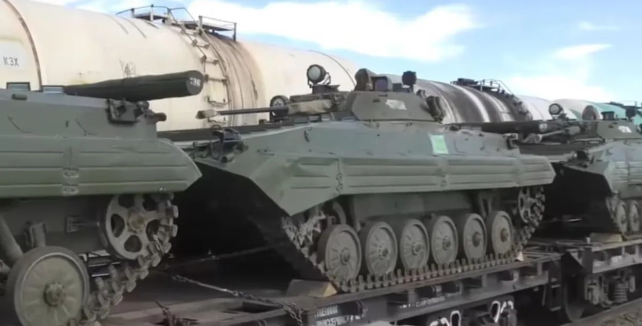 Перевозка военной техники, иллюстративное фото
