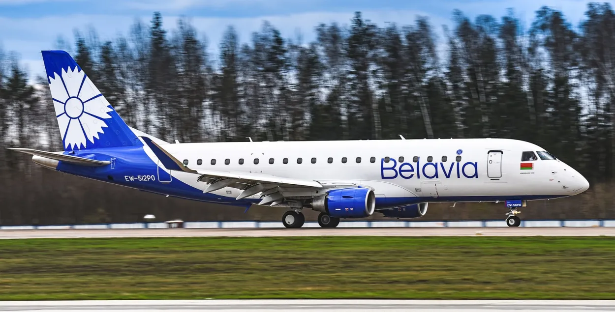 Embraer 175 вымушана замянілі на Boeing 737
