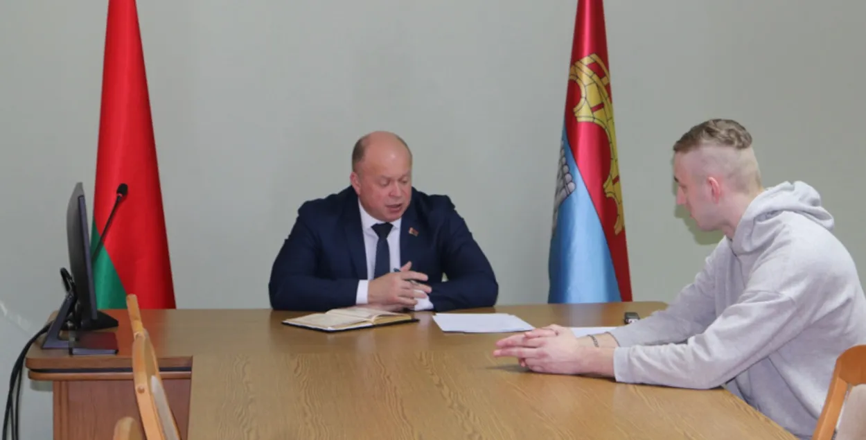 Хлопец папрасіў паскорыць працэс пераводу ў войска
