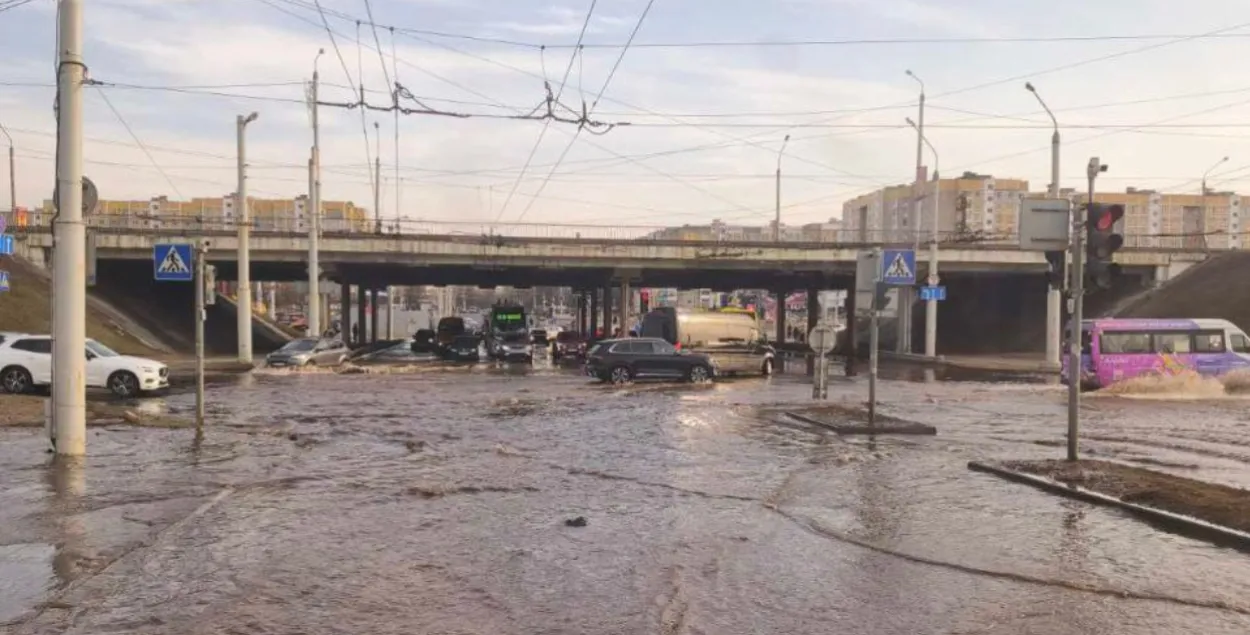 Коммунальная авария в Уручье
