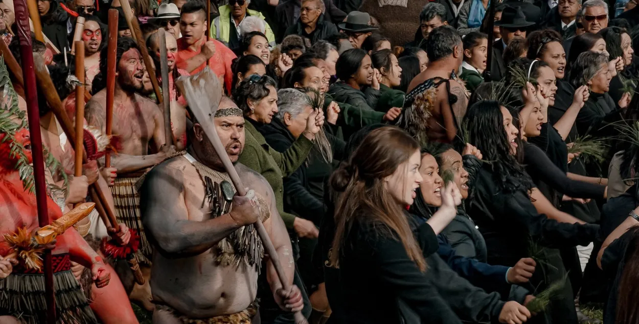 Работы посвящены правам коренных народов, миграции и проблемам окружающей среды
