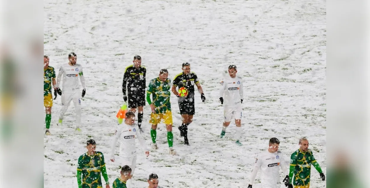 "Динамо-Минск" - "Нёман", снежное поле