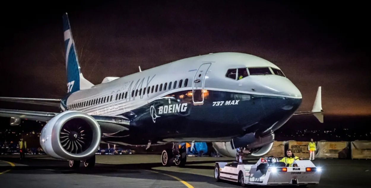 Самалёт "Боінг"
