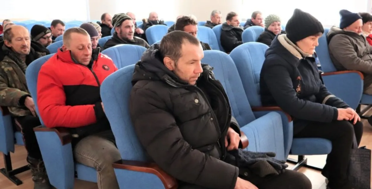 Сбор "тунеядцев" с помощью милиции
