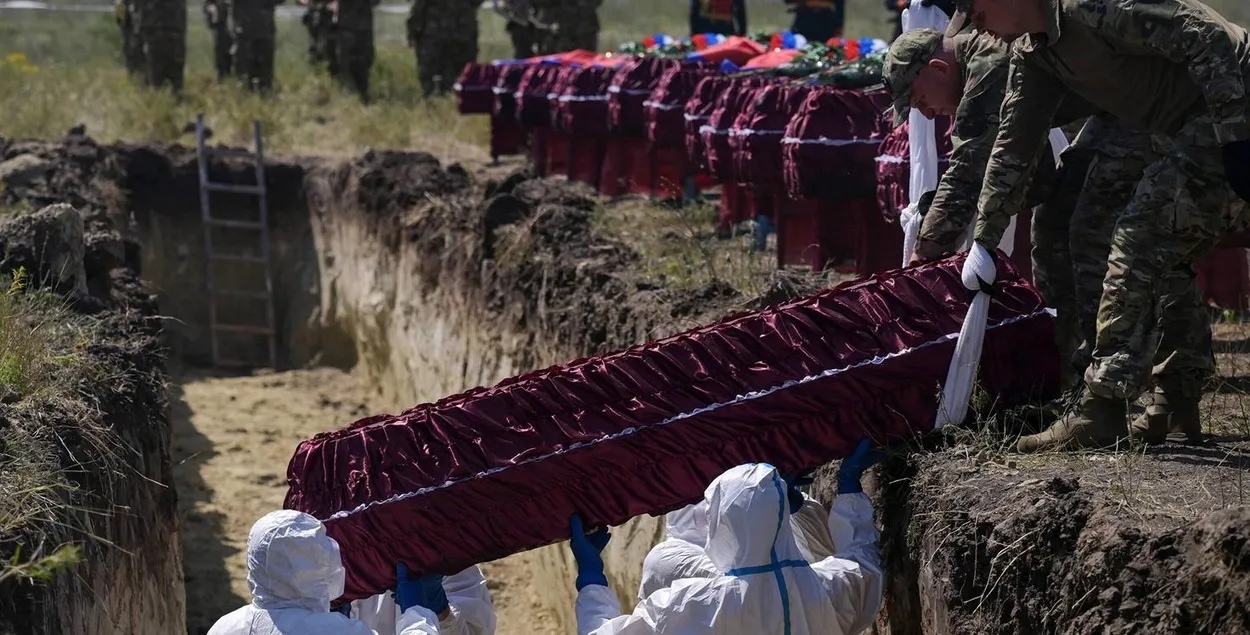 Похороны российских солдат