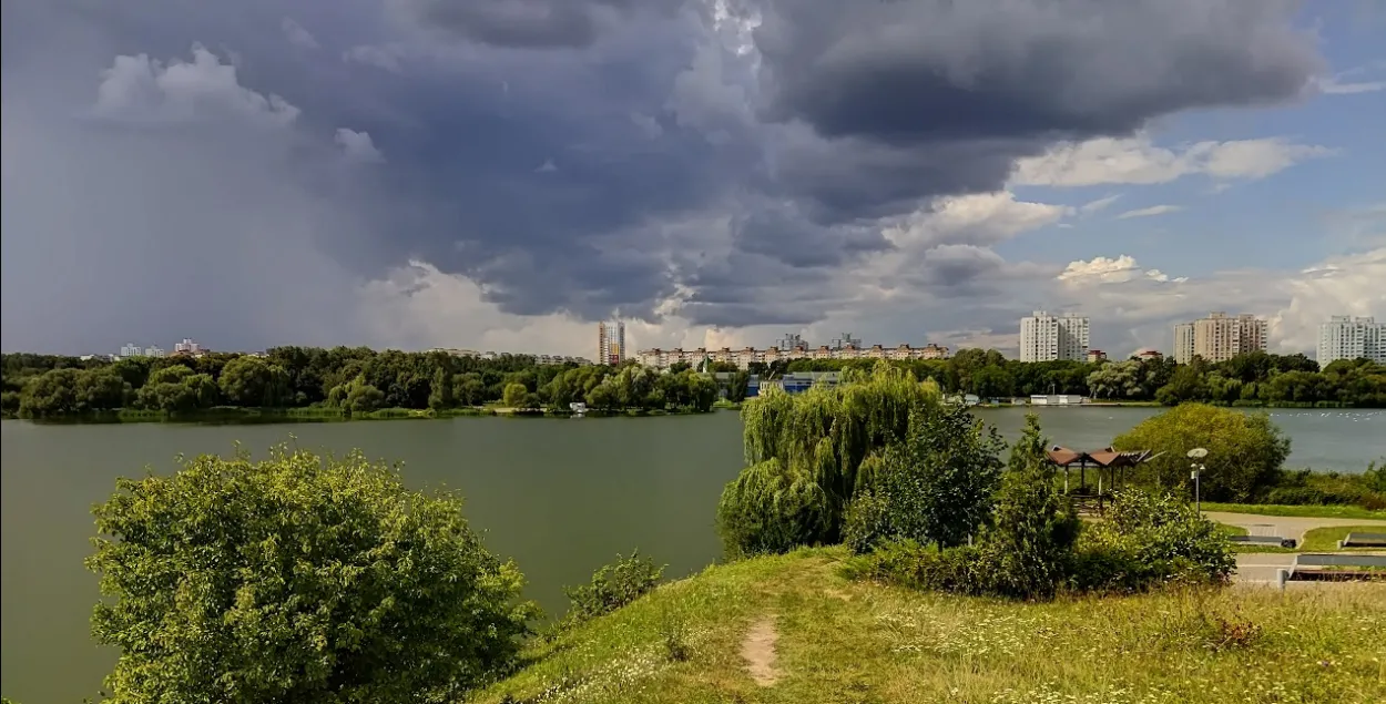 Лето, иллюстративное фото
