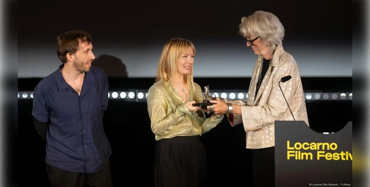 Режиссеры фильма "Белая улитка" Эльза Кремер и Левин Петер получают награды в Локарно
