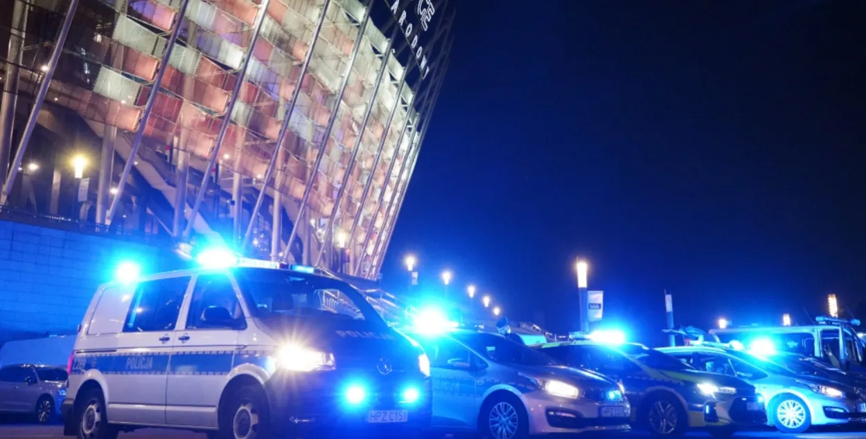 Паліцыя каля стадыёна, дзе праходзіў канцэрт Макса Каржа
