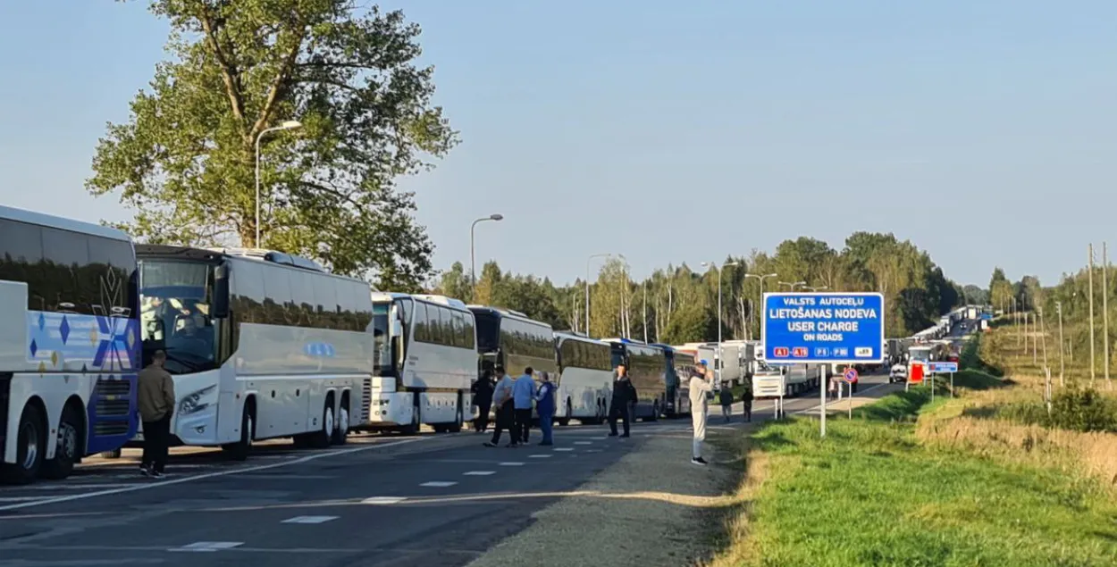 Автобусы на латвийско-белорусской границе
