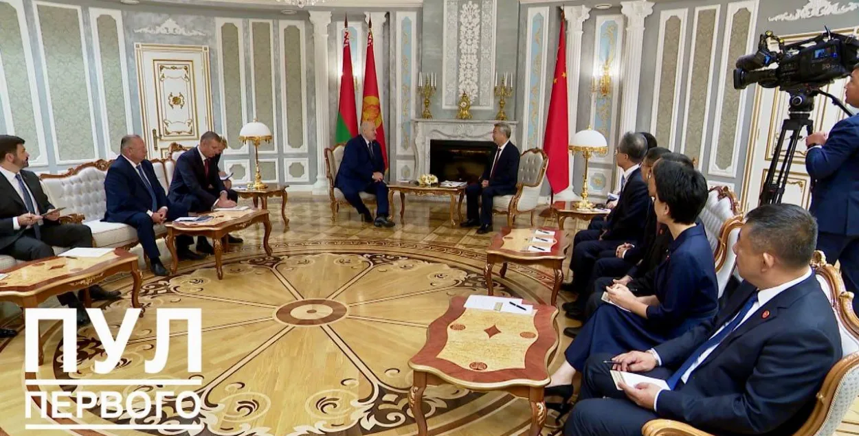 Лукашэнка і Лі Сі
