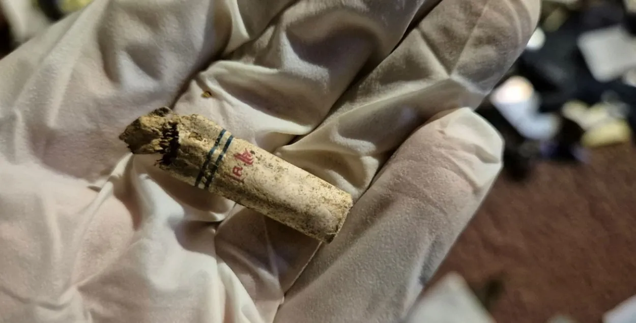 Окурок из мешка с мусором, который Северная Корея сбросила на Южную
