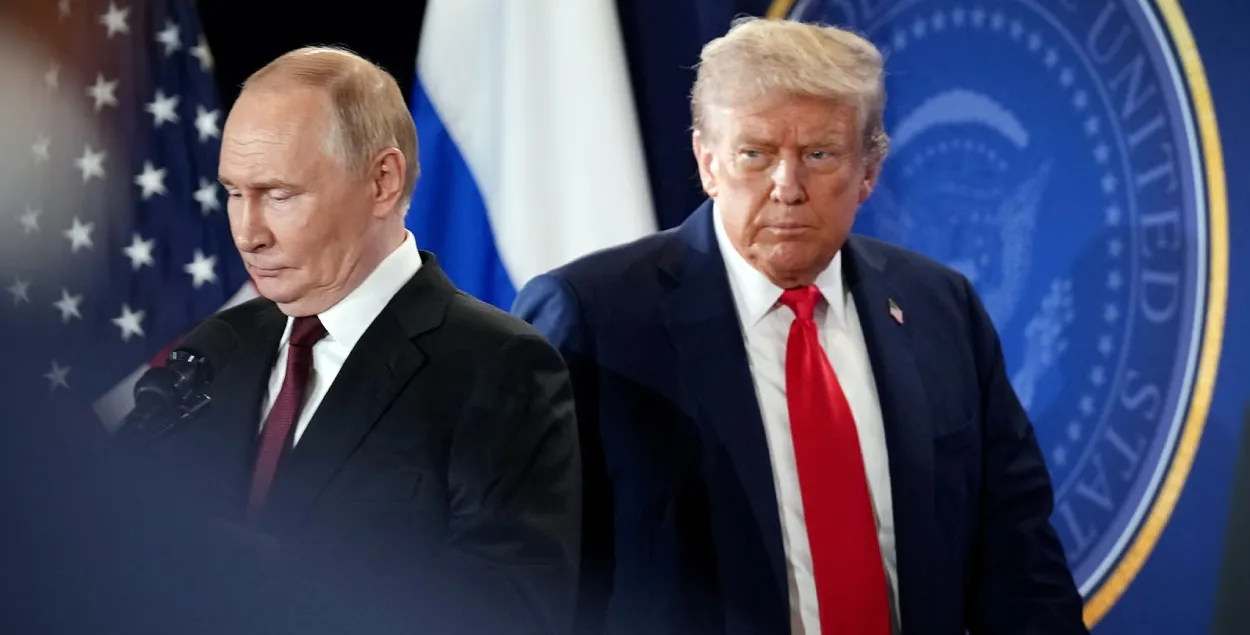 Президент России Владимир Путин и американский лидер Дональд Трамп
