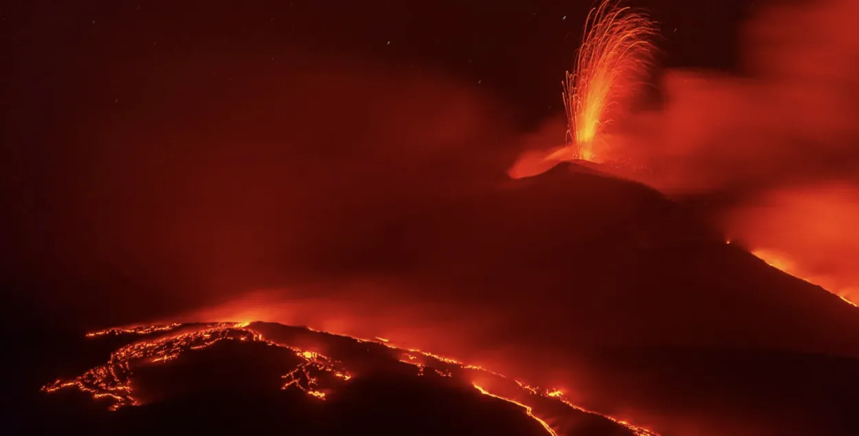 Извержение вулкана
