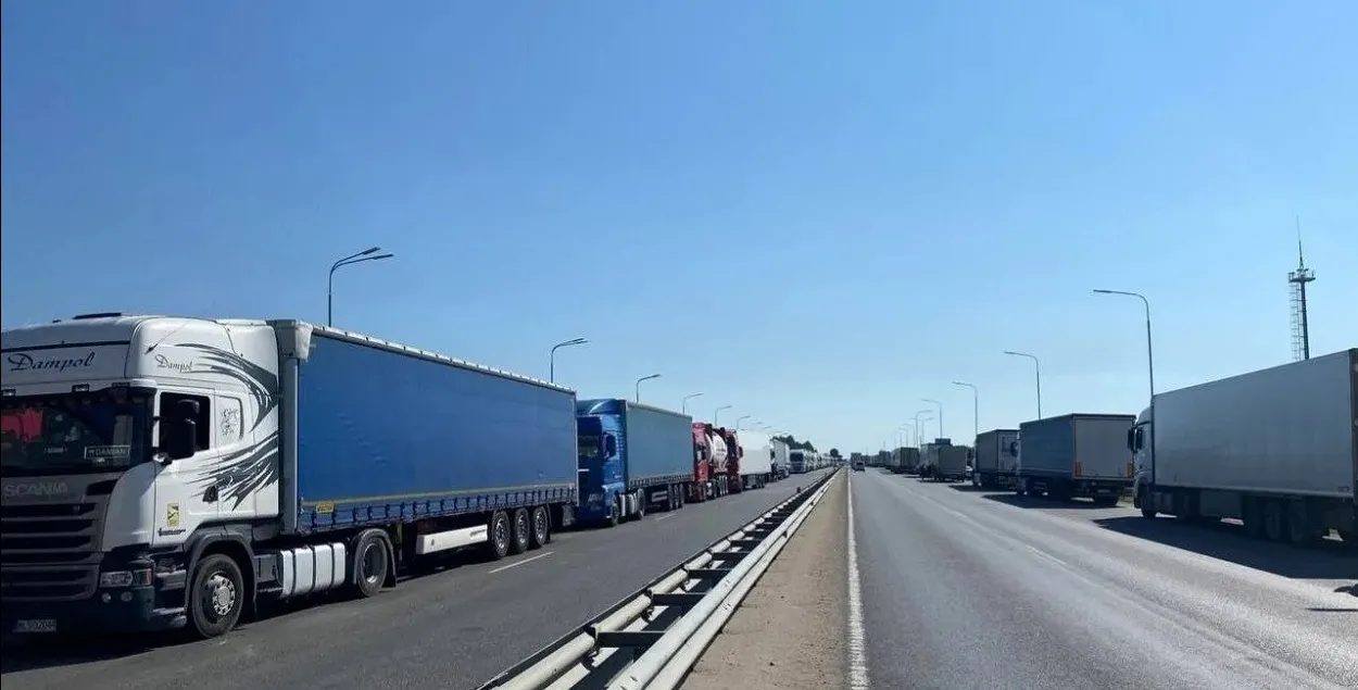 Фуры, ілюстрацыйнае фота
