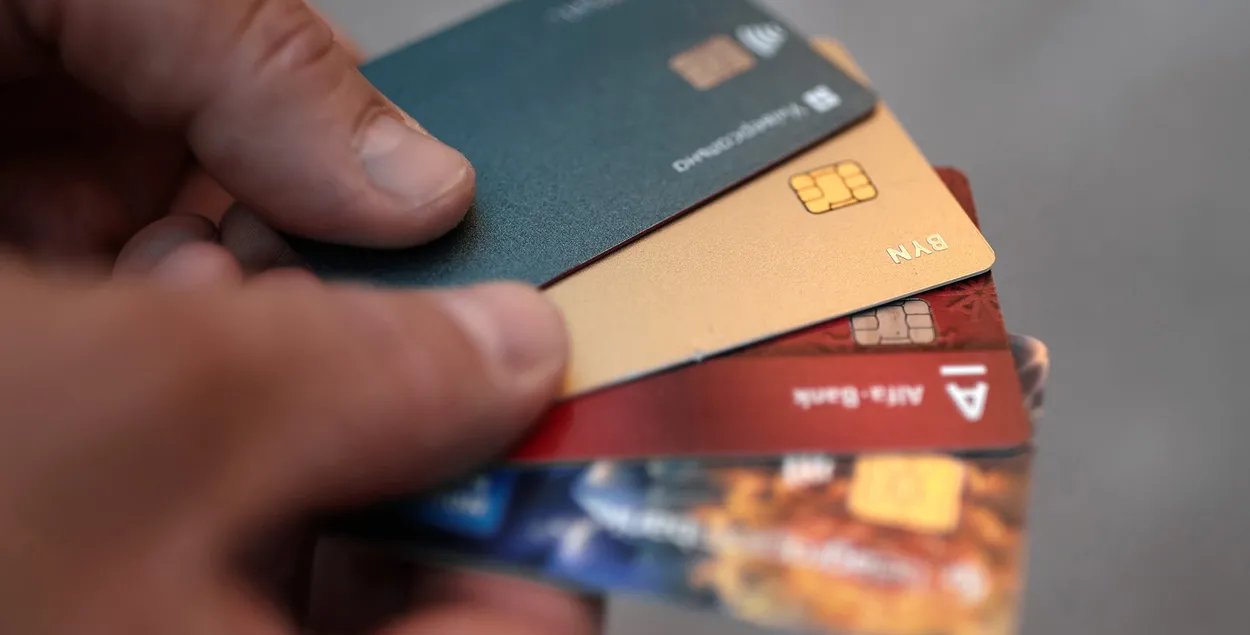 Расследователи вскрыли доходы родни и близких Лукашенко
