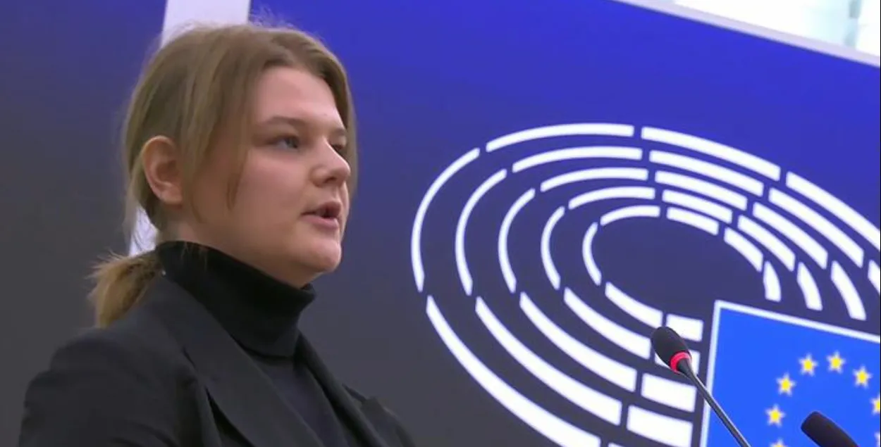 Яна Почобут в Европарламенте
