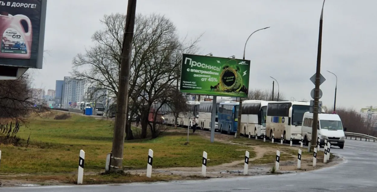 Автобусы на белорусско-польской границе
