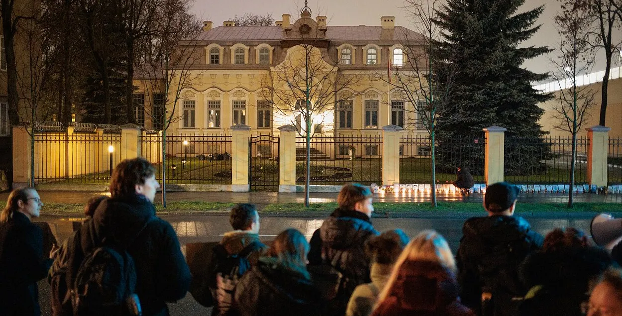 Вулічная акцыя каля беларускай амбасады ў Вільні
