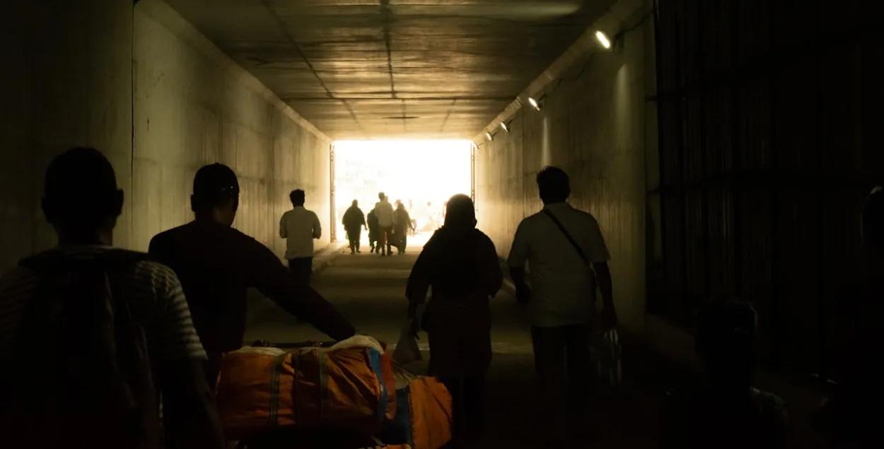 Каждый одиннадцатый белорус покинул родину
