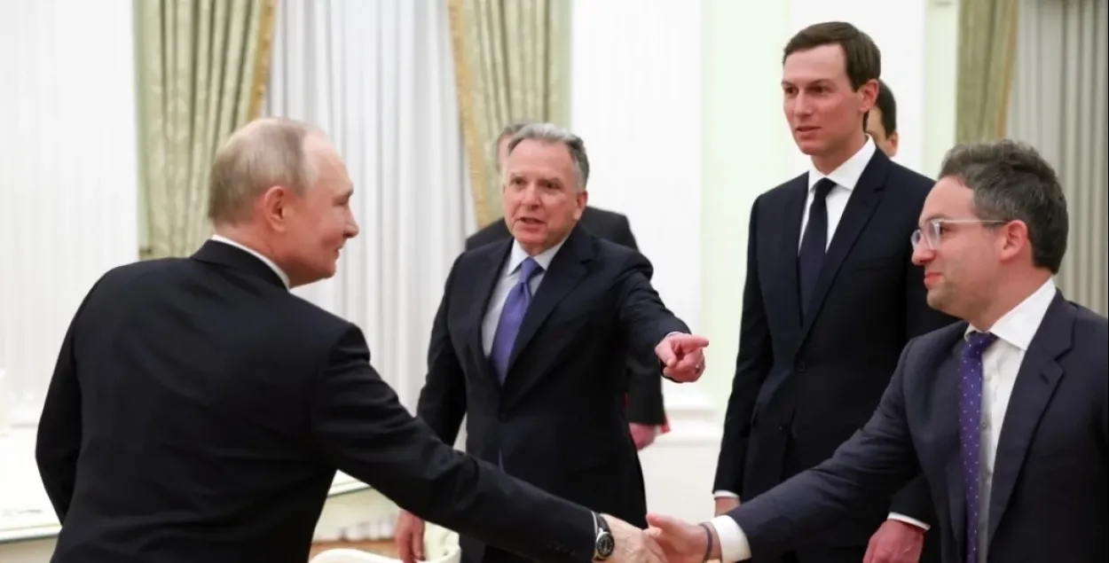 Стыв Уіткаф, Джарэд Кушнер і Уладзімір Пуцін
