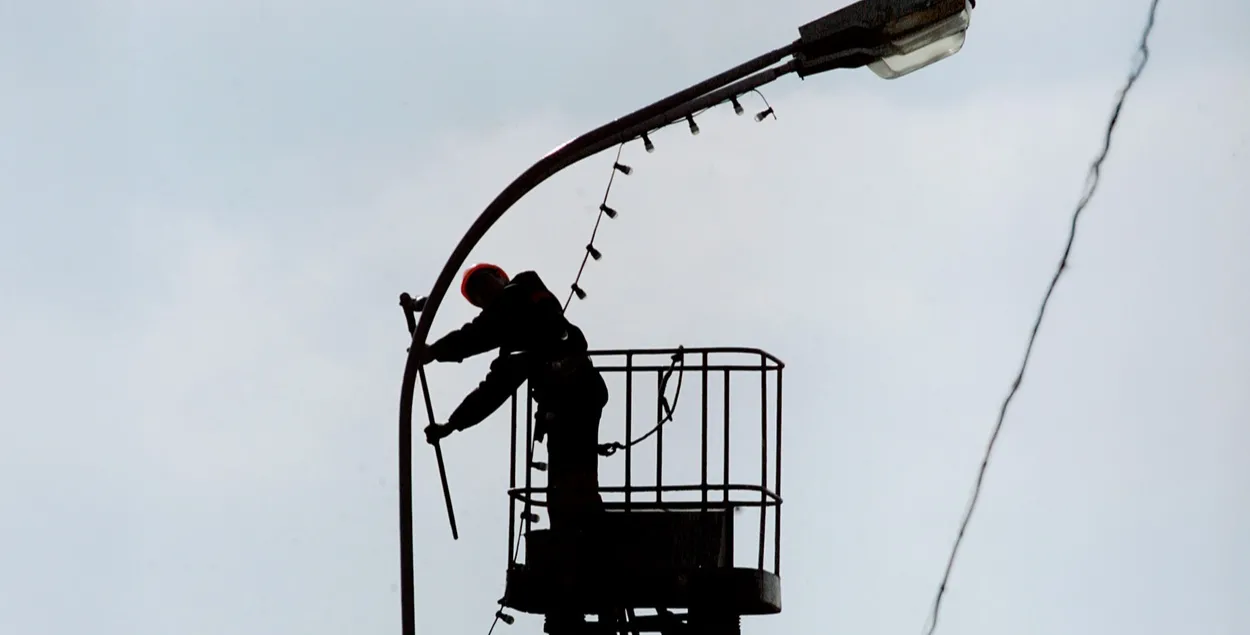 Не до иллюминаций
