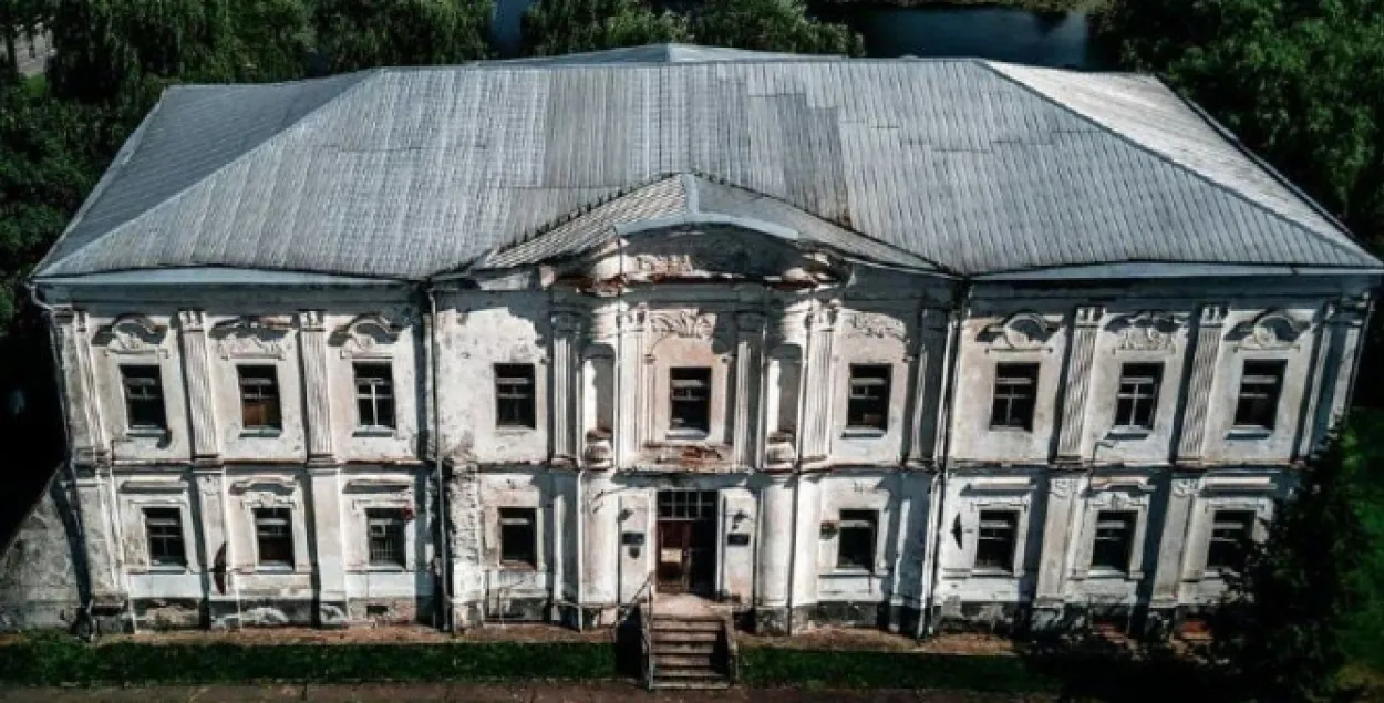 Дворец в Дятлово
