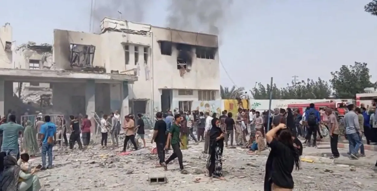 Разбомбленая школа ў Іране
