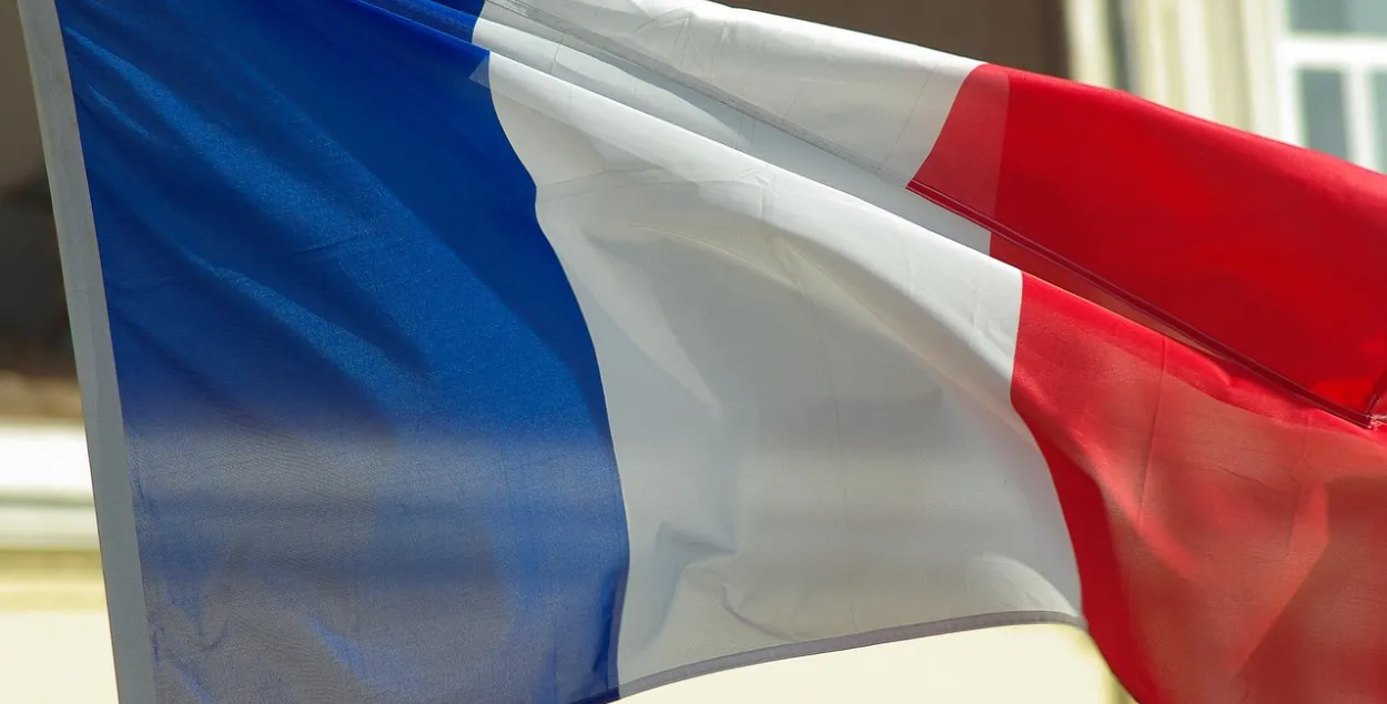 Французский флаг, иллюстративное фото
