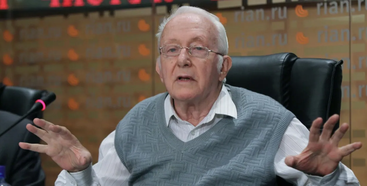 Рой Медведев
