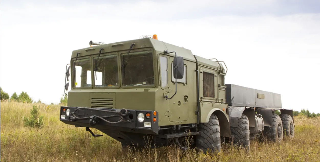 Ракетный комплекс "Искандер" может располагаться на шасси МЗКТ
