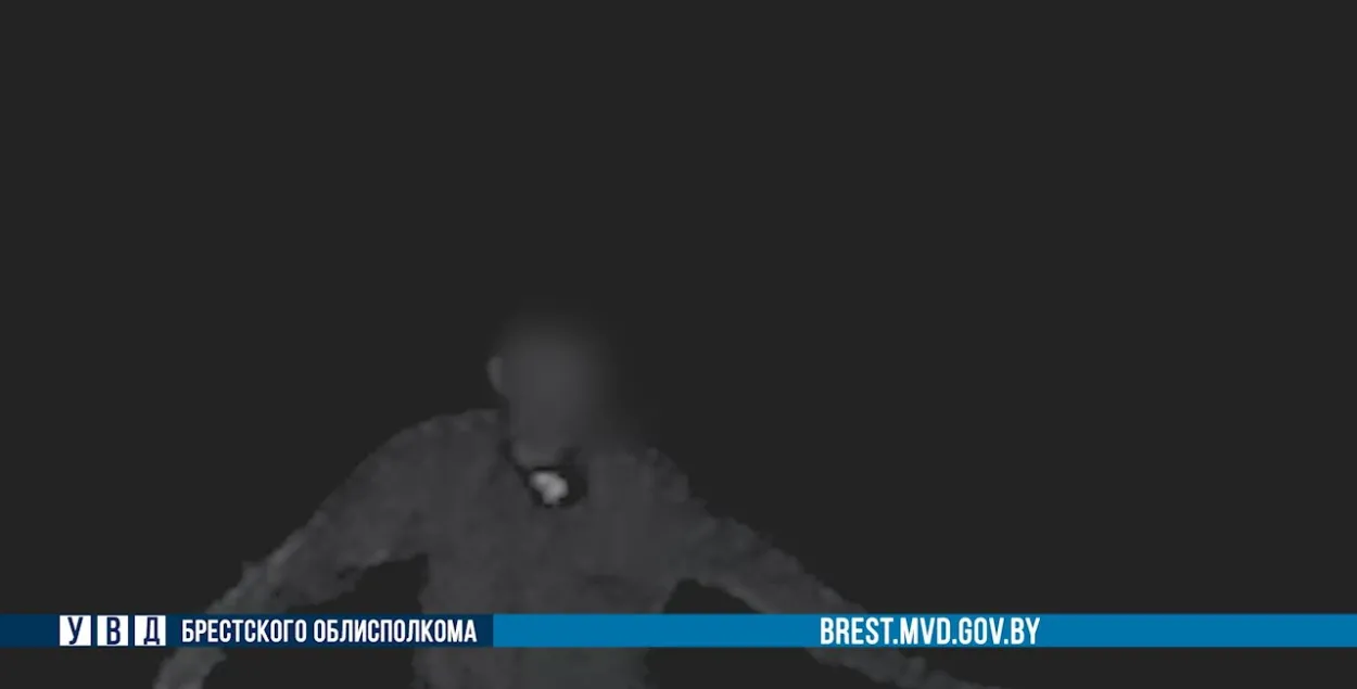 П'яны мужчына з нажом
