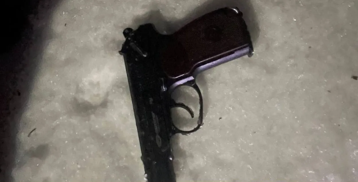 Пад Смалявічамі ўзброеныя замежнікі напалі на прыватны дом
