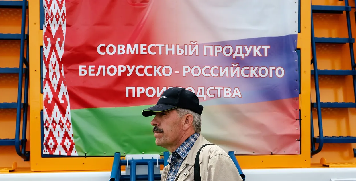 Кремль планирует окончательно “решить белорусский вопрос” через миграцию россиян
