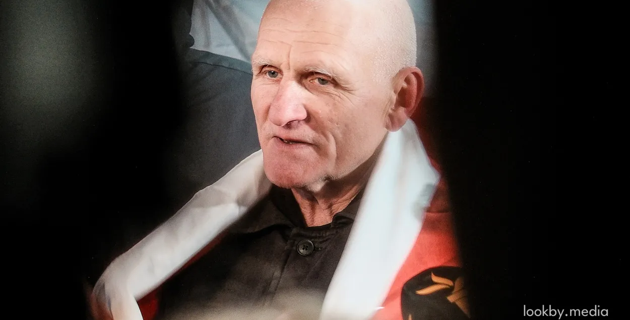 Алесь Бяляцкі пасля вызвалення
