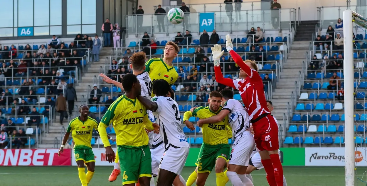 20, 21 і 22 сакавіка прайшлі матчы першага тура чэмпіянату Беларусі па футболе ў Вышэйшай лізе
