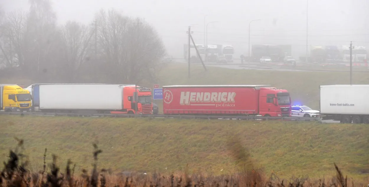 Літоўскія фуры, якія вяртаюцца з Беларусі
