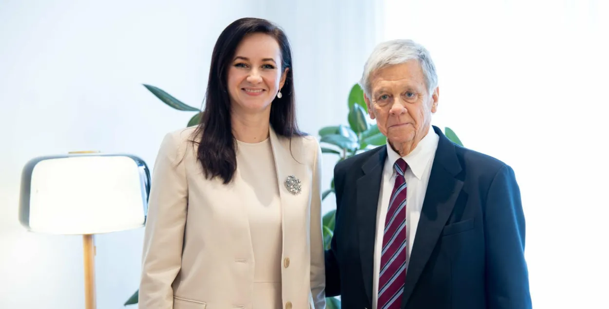 Інга Ругінене і Джон Коўл
