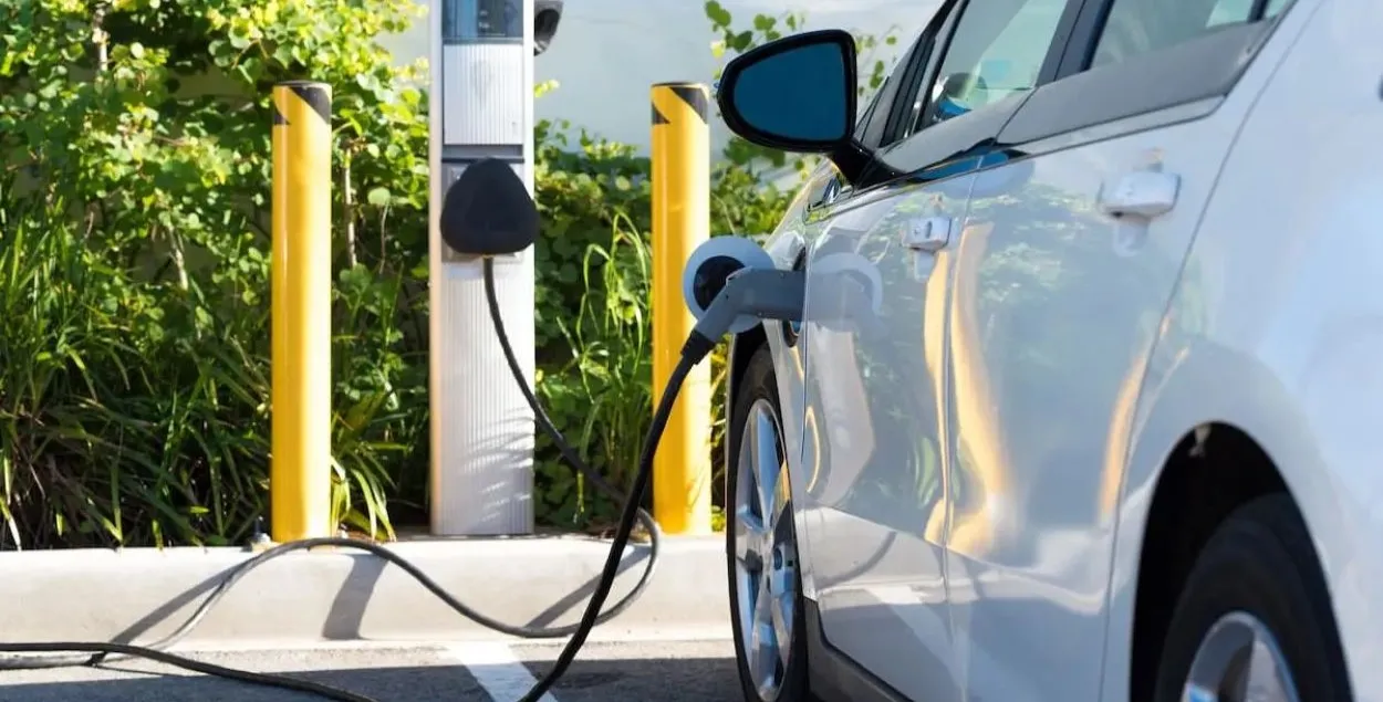 Зарядка электромобиля
