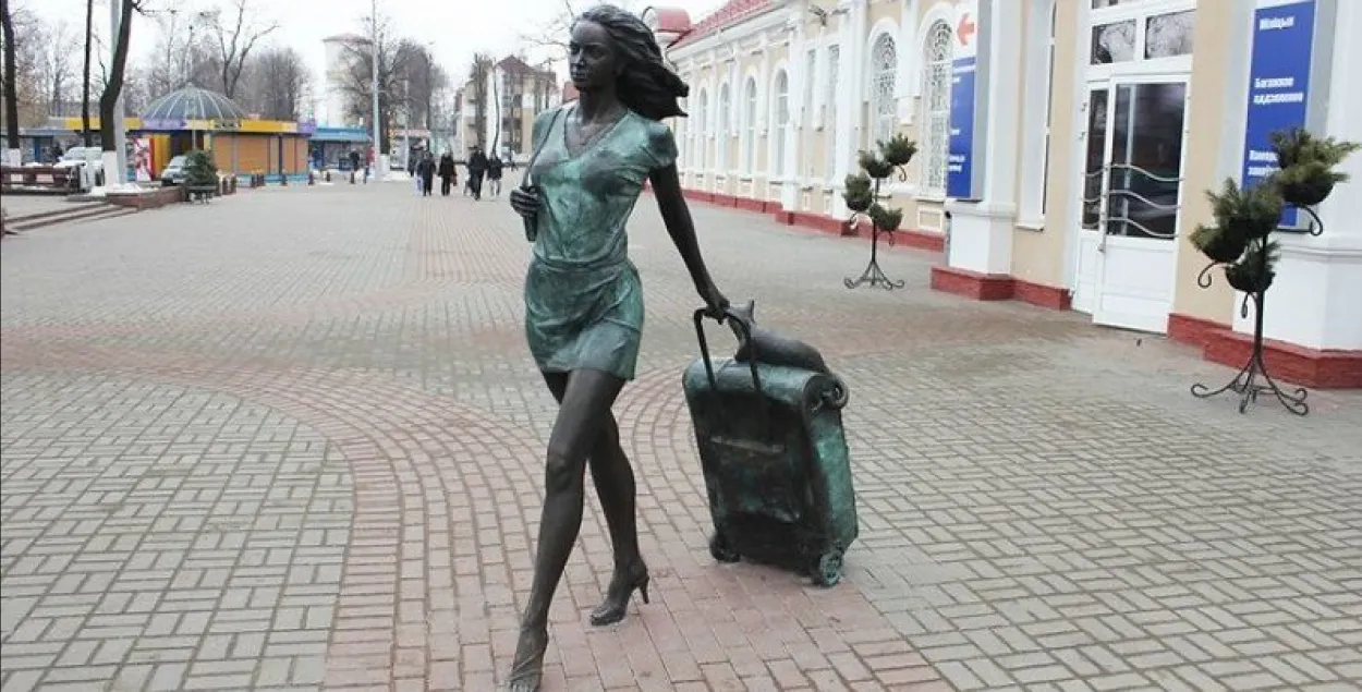 Скульптура "Пасажырка"
