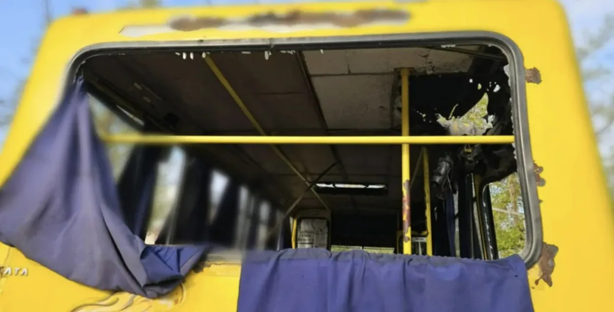 У выніку атакі расійскіх беспілотнікаў на маршрутку ў Херсоне загінулі два чалавекі
