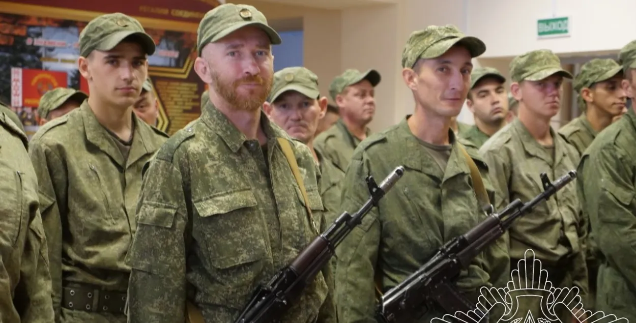 Работнікі, якіх адправілі на вайсковыя зборы
