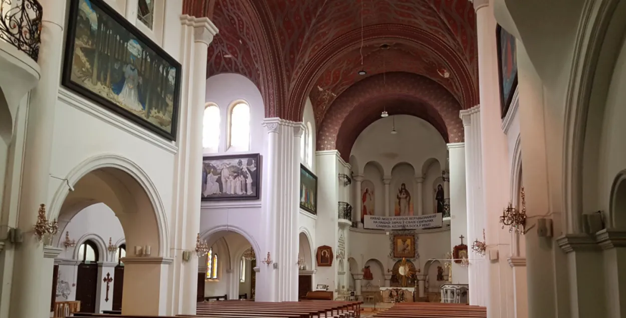 В Красном костеле в Минске
