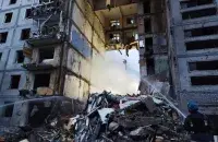 Разрушенная многоэтажка в Запорожье / ГСЧС Украины
