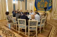 Во время встречи Зеленского с руководством Верховной Рады и лидерами фракций / president.gov.ua​