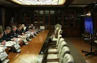 Представители российского правительства во время видеоконференции / government.ru