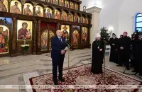 Александр Лукашенко посещает церковь на Рождество / БЕЛТА